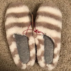 NWT memory foam slippers